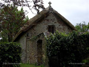 thatched roof, straw roof on a village church