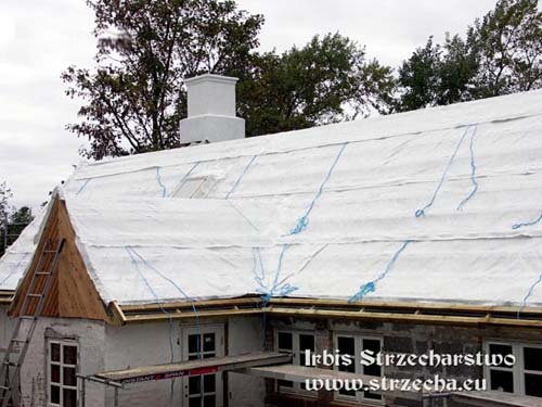 Sepatec is the only safeguard that ensures air circulation through the thatched roof without having to increase the roof thickness excessively